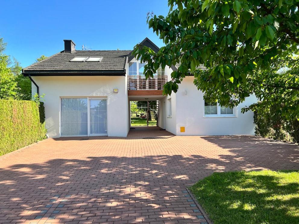 Kleine Schoene Doppelhaushaelfte Częstochowa Exterior foto